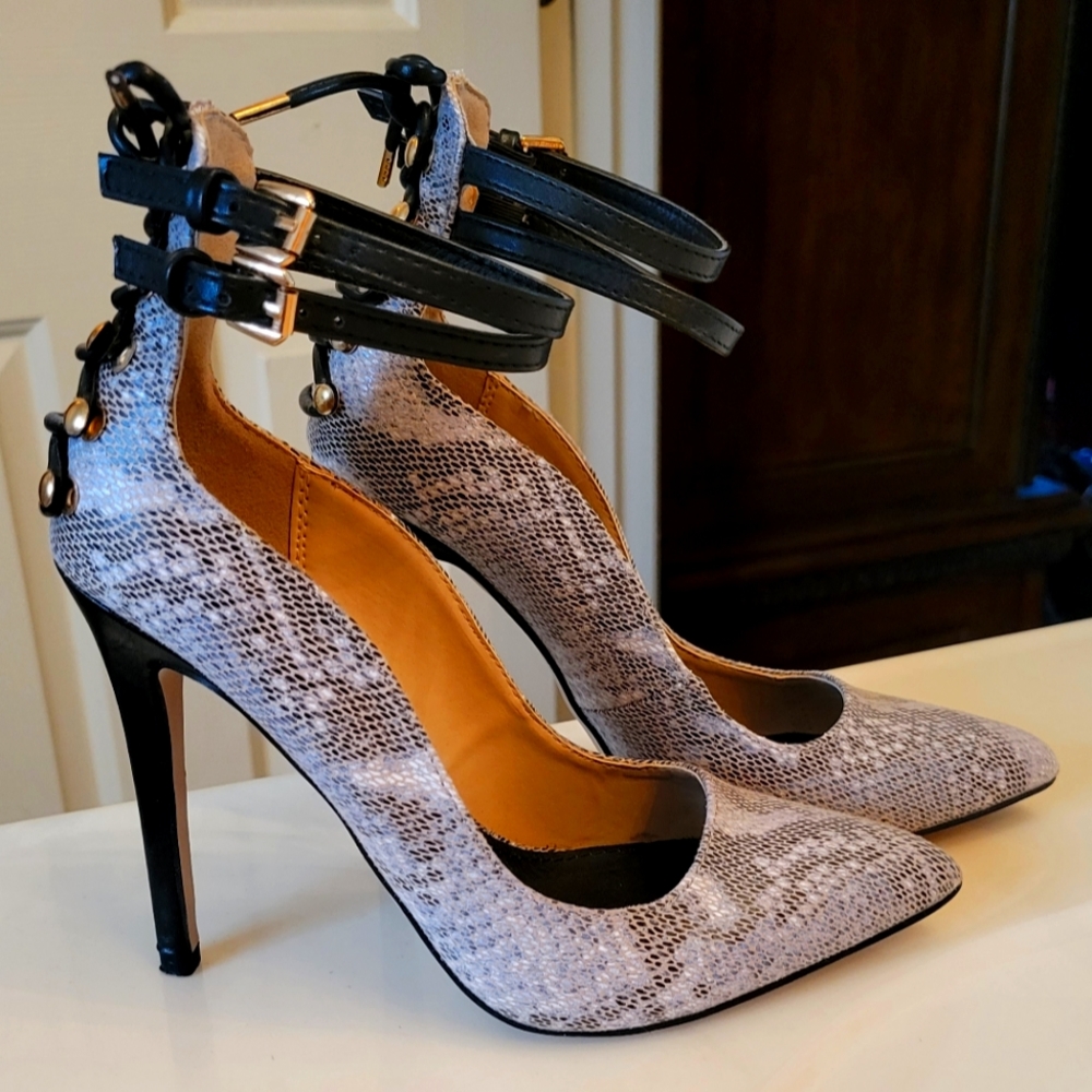 Sexy faux snakeskin heels, sz 7